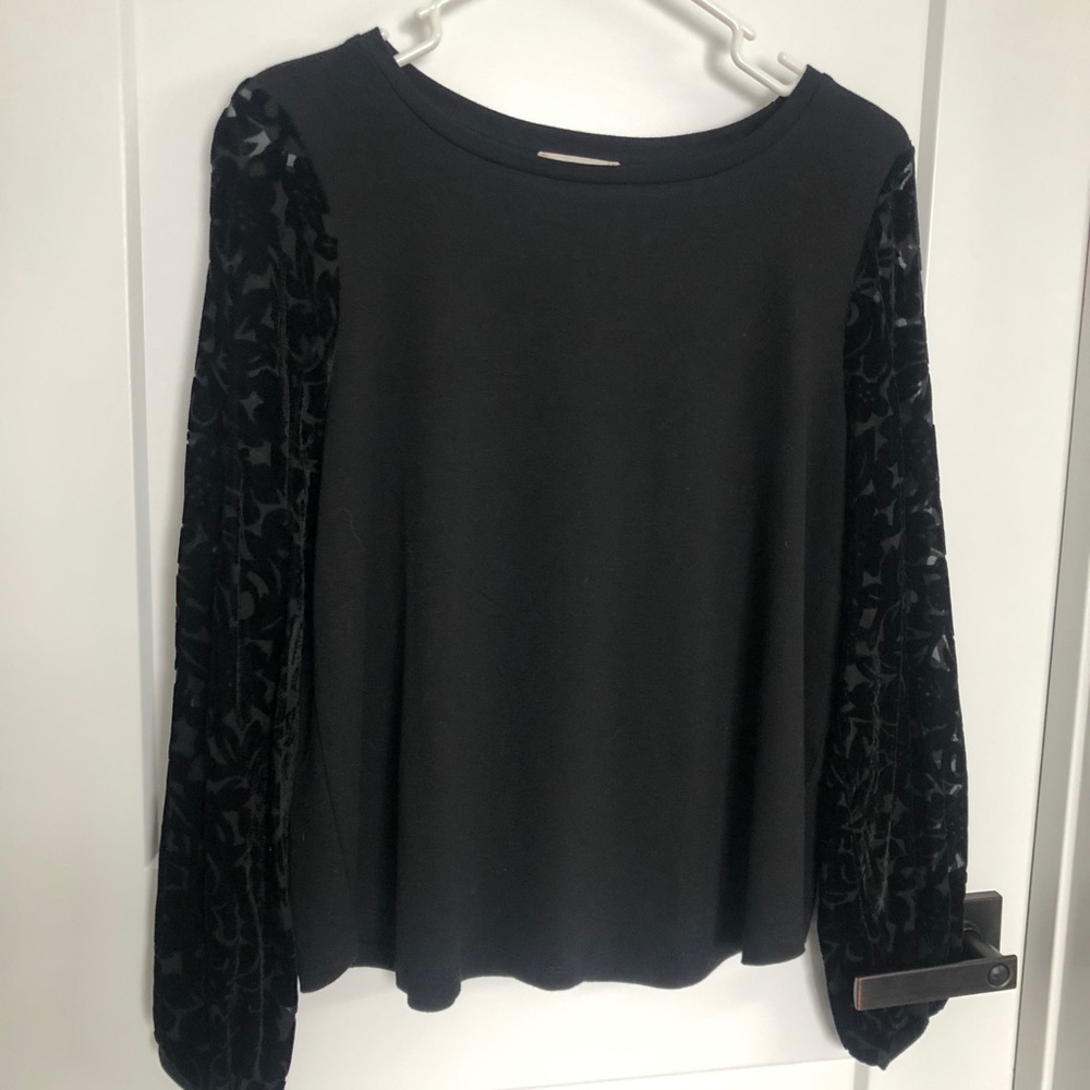 Knit pullover blouse